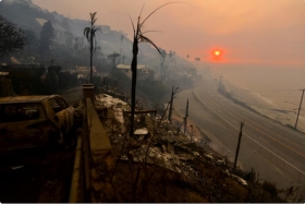 Nearly 800 prisoners now helping to battle Los Angeles fires